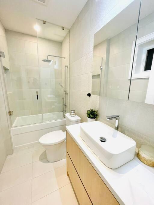 Modern Apartment Close To The Beach With Parking Τορόντο Εξωτερικό φωτογραφία